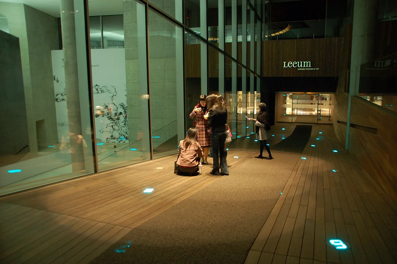 The modern glass and concrete entrance of the Leeum, Samsung Museum of Art